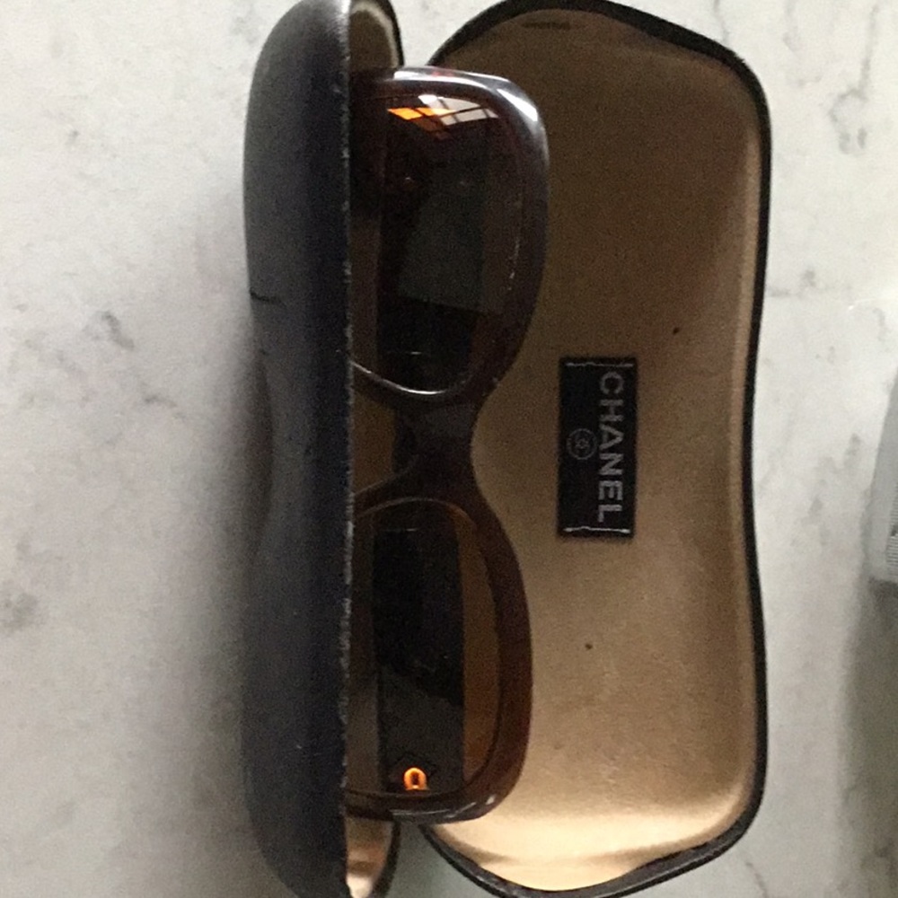 Chanel Sunglasses and case original